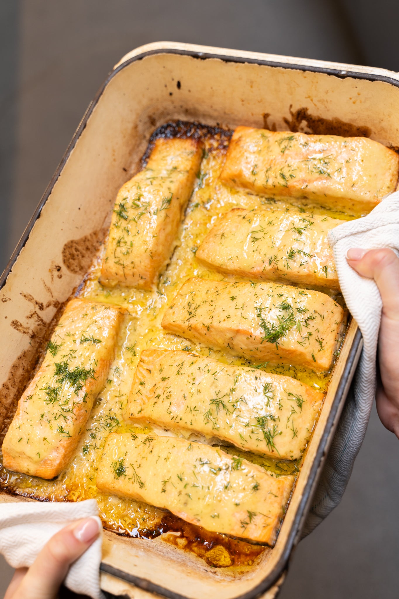 Baked salmon with lemon and herbs